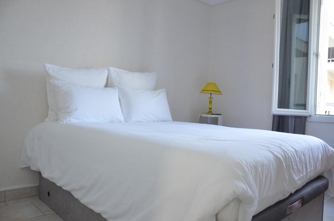 Les Pieds Dans L'Eau Apartment Saint-Cyr-sur-Mer Luaran gambar