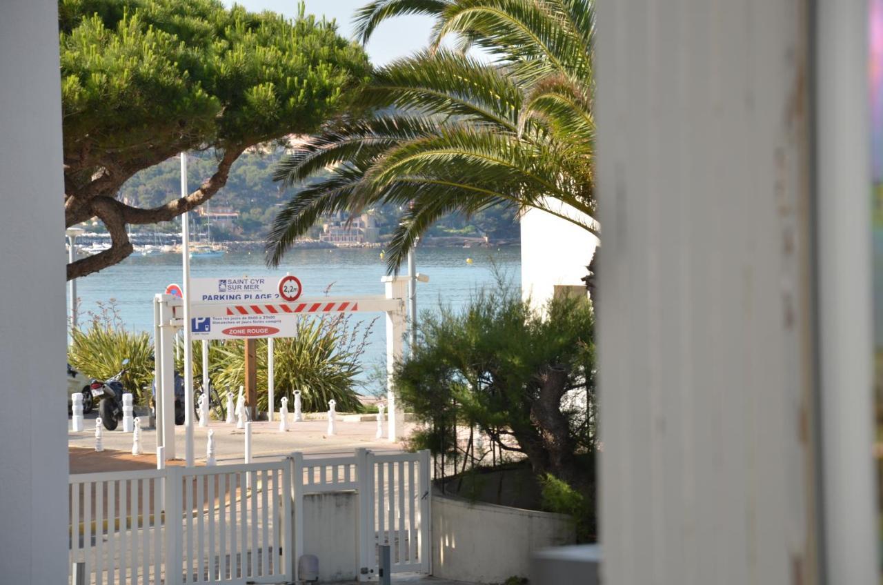 Les Pieds Dans L'Eau Apartment Saint-Cyr-sur-Mer Luaran gambar